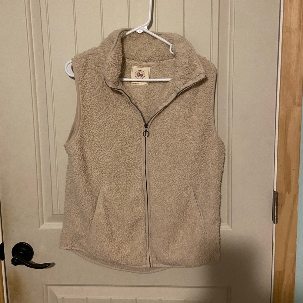 Women’s fuzzy vest